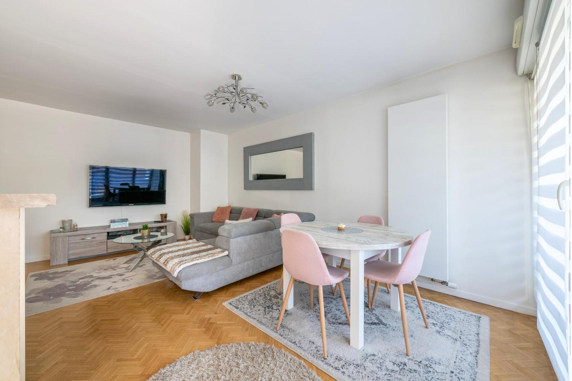 L'instant Versailles - Proche Golf & Centre Apartment *